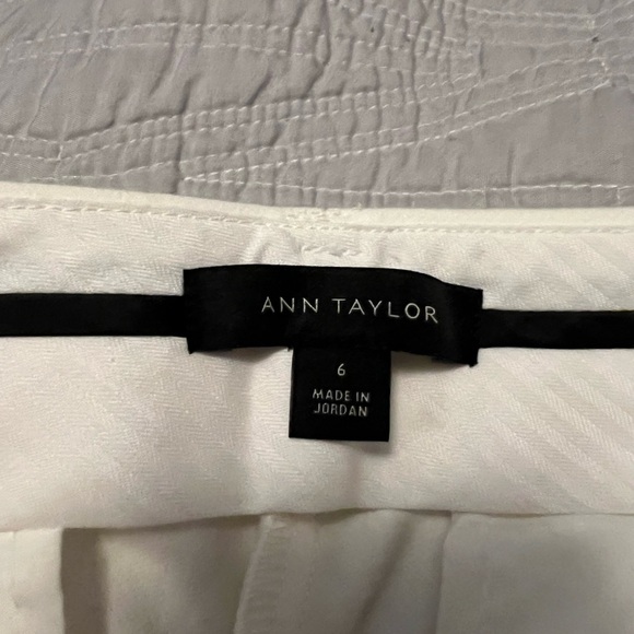 ANN TAYLOR WHITE PANTS WITH DETAIL SIZE 6. - Picture 11 of 14